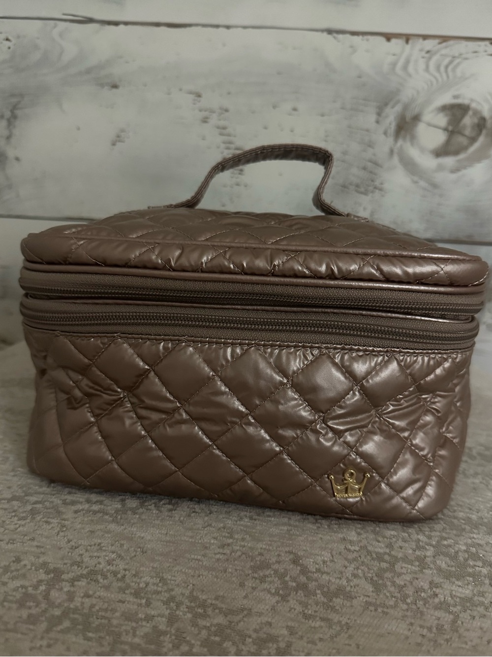 Brand new! Oliver Thomas Trainwreck Quilted Metallic Rose Gold Cosmetic Case